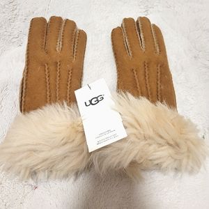UGG chestnut Women size small gloves